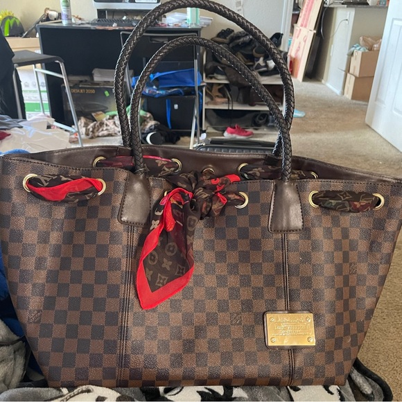 Used Louis Vuitton Bags - Picture 2 of 2
